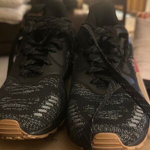 Freedom Industry Black and Gray Running Shoes